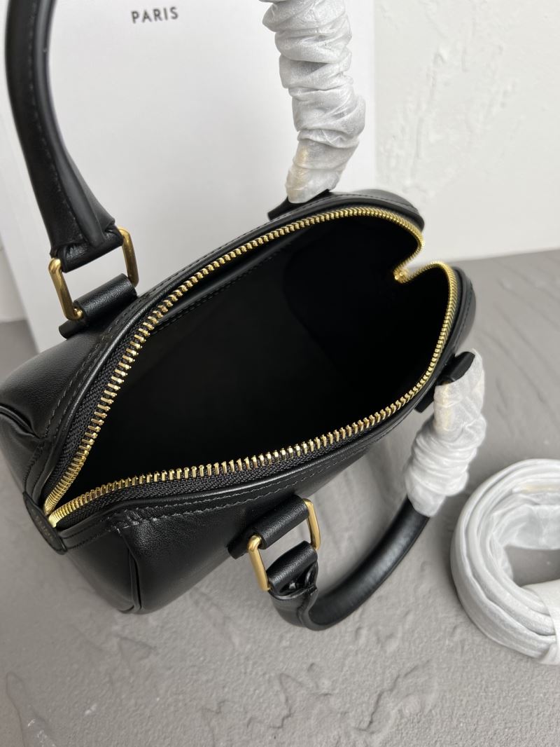 Ce1i*e triomphe bags